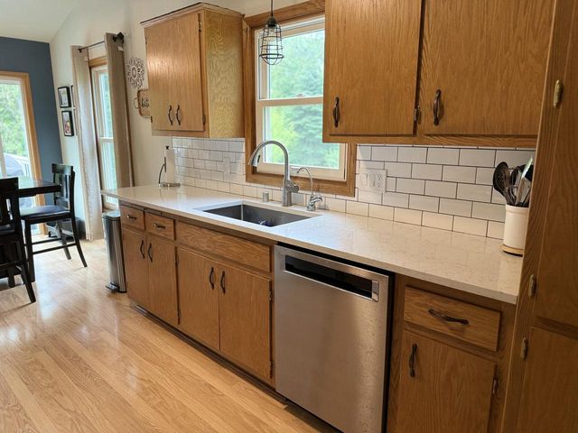 2600 Oakcrest DRIVE, Waukesha, WI 53188