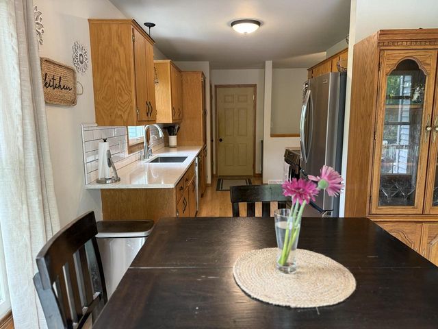 2600 Oakcrest DRIVE, Waukesha, WI 53188