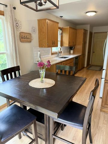 2600 Oakcrest DRIVE, Waukesha, WI 53188