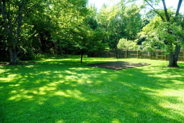 12 Hattie Dr, Fayetteville, TN 37334