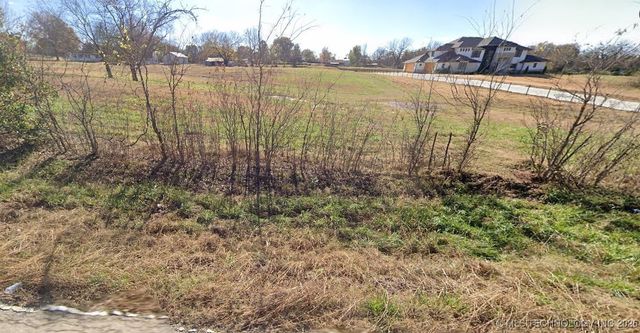 W 71st Street S, Tulsa, OK 74132