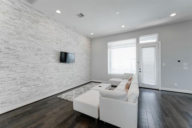 8409 Hempstead Road A, Houston, TX 77008