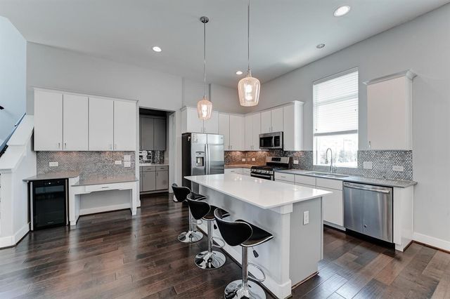 8409 Hempstead Road A, Houston, TX 77008