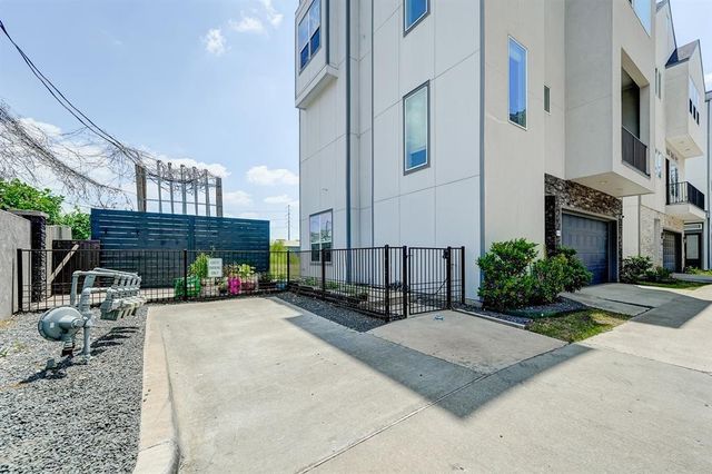 8409 Hempstead Road A, Houston, TX 77008