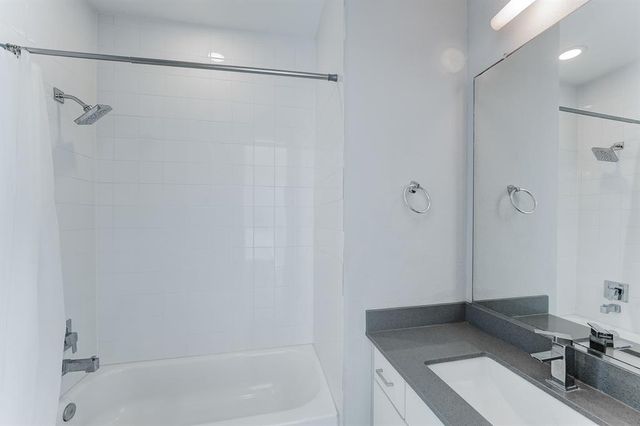 8409 Hempstead Road A, Houston, TX 77008