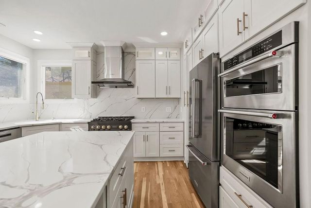 14260 Granada Court, Leawood, KS 66224