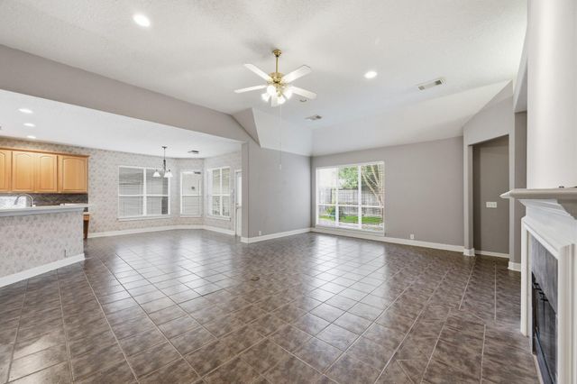 6523 Canyon Chase Drive, Richmond, TX 77469