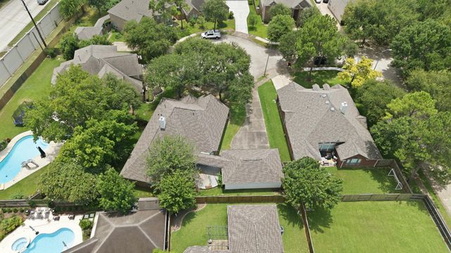 6523 Canyon Chase Drive, Richmond, TX 77469