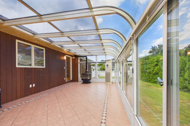 861 Pine Hill Dr, New Bedford, MA 02745