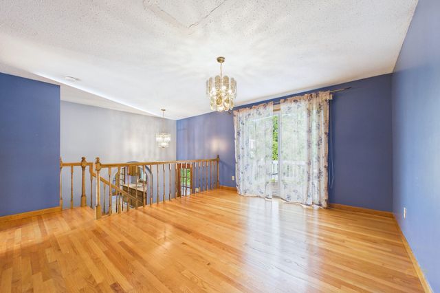 861 Pine Hill Dr, New Bedford, MA 02745