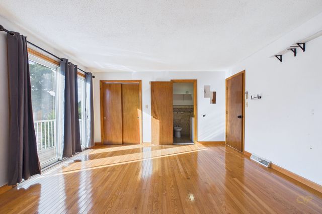861 Pine Hill Dr, New Bedford, MA 02745