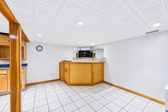861 Pine Hill Dr, New Bedford, MA 02745