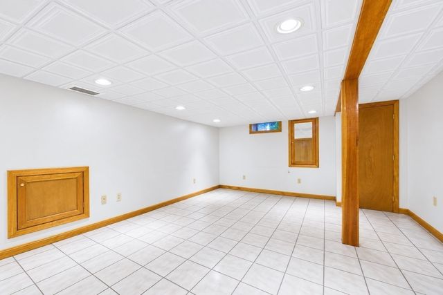 861 Pine Hill Dr, New Bedford, MA 02745
