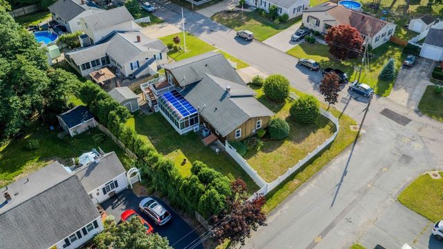 861 Pine Hill Dr, New Bedford, MA 02745
