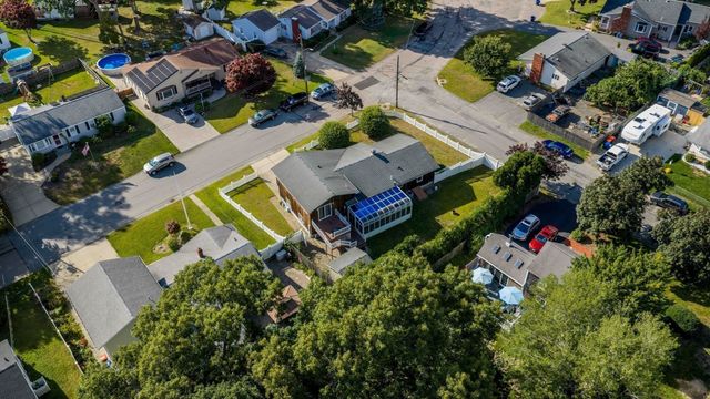 861 Pine Hill Dr, New Bedford, MA 02745