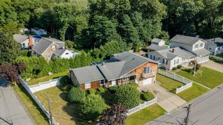 861 Pine Hill Dr, New Bedford, MA 02745
