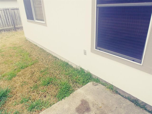 211 Wild Buffalo DR, Kyle, TX 78640