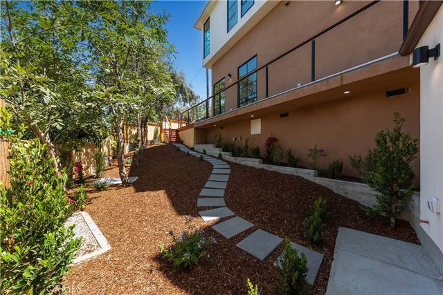 728 Bonita Dr, South Pasadena, CA 91030