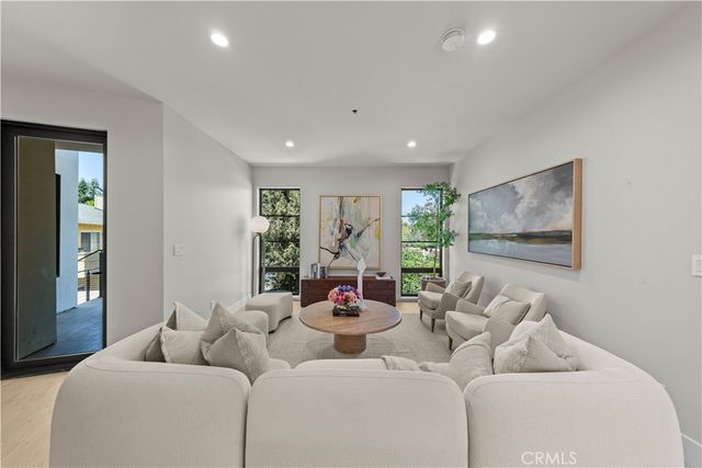 728 Bonita Dr, South Pasadena, CA 91030