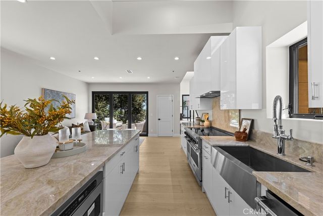 728 Bonita Dr, South Pasadena, CA 91030