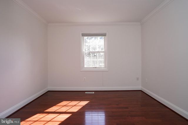 8765 BRETTON WOODS DR, Manassas, VA 20110