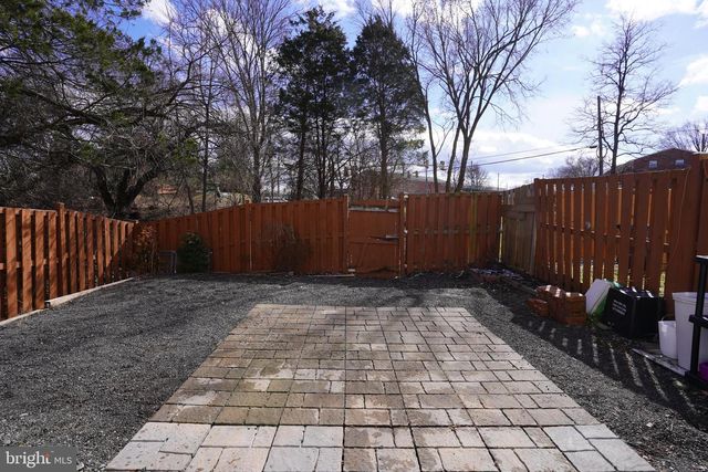 8765 BRETTON WOODS DR, Manassas, VA 20110