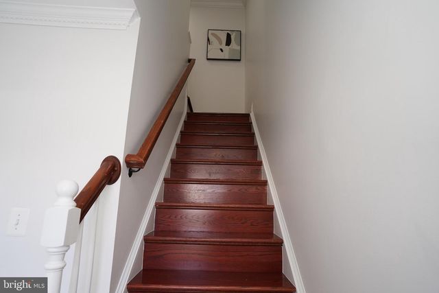 8765 BRETTON WOODS DR, Manassas, VA 20110