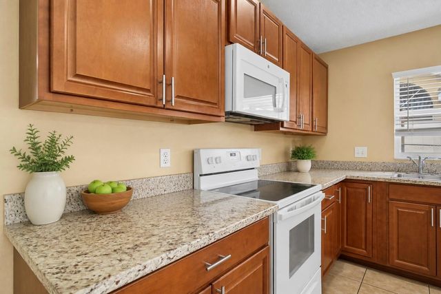 726 ROCHESTER LOOP, Davenport, FL 33897
