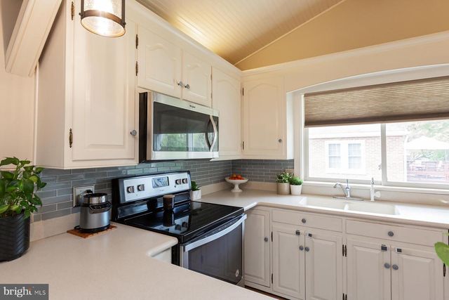 1441 HOLLYWOOD, Lancaster, PA 17601