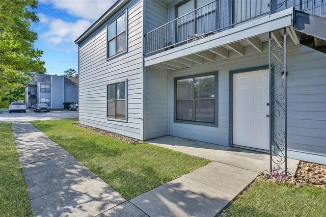 900 Holly Drive 15, Conroe, TX 77301