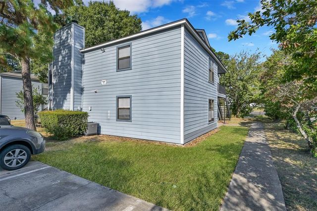 900 Holly Drive 15, Conroe, TX 77301