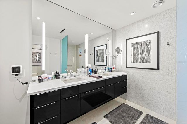 226 GOLDEN GATE POINT 33, Sarasota, FL 34236