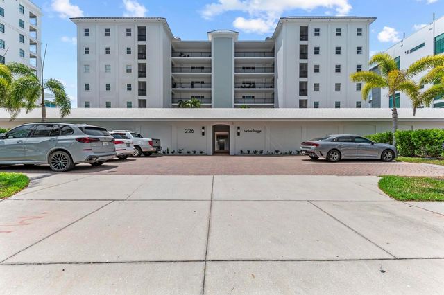 226 GOLDEN GATE POINT 33, Sarasota, FL 34236