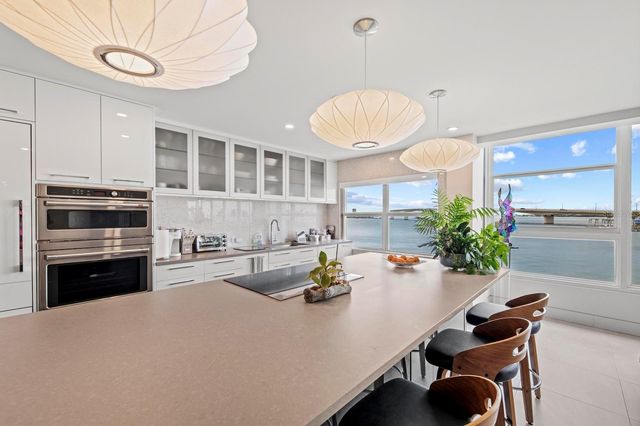 226 GOLDEN GATE POINT 33, Sarasota, FL 34236