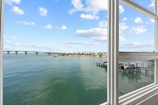 226 GOLDEN GATE POINT 33, Sarasota, FL 34236