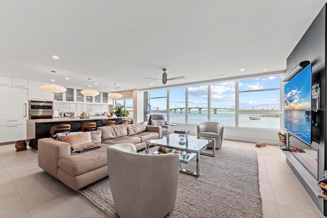 226 GOLDEN GATE POINT 33, Sarasota, FL 34236