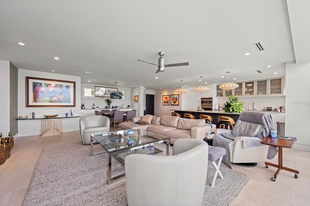 226 GOLDEN GATE POINT 33, Sarasota, FL 34236
