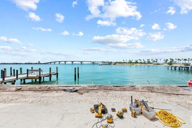 226 GOLDEN GATE POINT 33, Sarasota, FL 34236