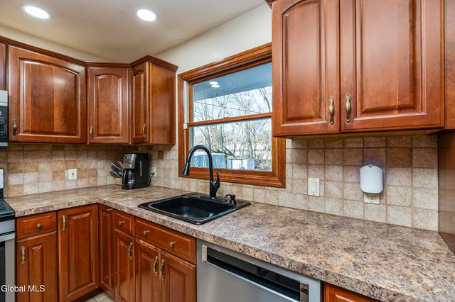 41 Northgate Drive, Guilderland, NY 12203