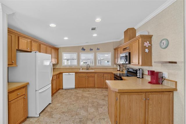 37526 RIO LANE, Zephyrhills, FL 33541