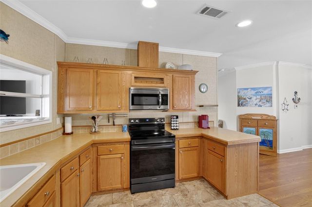 37526 RIO LANE, Zephyrhills, FL 33541