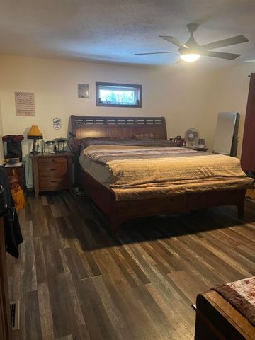 33067 School Street, Dowagiac, MI 49047
