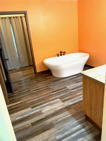 33067 School Street, Dowagiac, MI 49047
