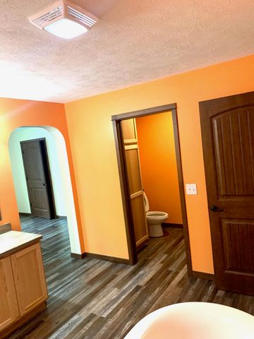 33067 School Street, Dowagiac, MI 49047