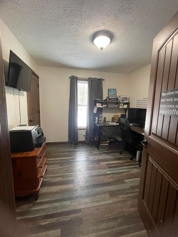 33067 School Street, Dowagiac, MI 49047