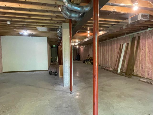 33067 School Street, Dowagiac, MI 49047