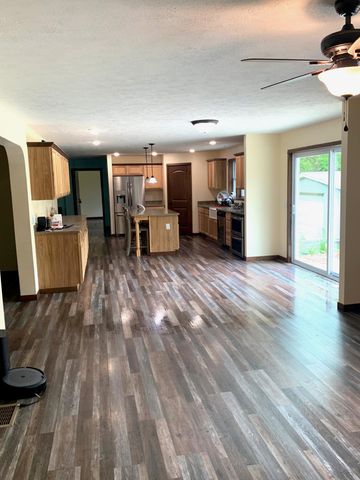 33067 School Street, Dowagiac, MI 49047