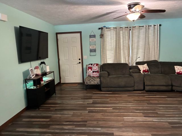 33067 School Street, Dowagiac, MI 49047