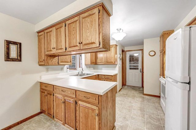 1648 DEBRA LANE, Green Bay, WI 54302