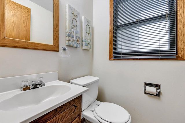 1648 DEBRA LANE, Green Bay, WI 54302